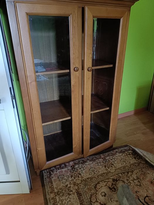 Vitrine de sala. Usada.