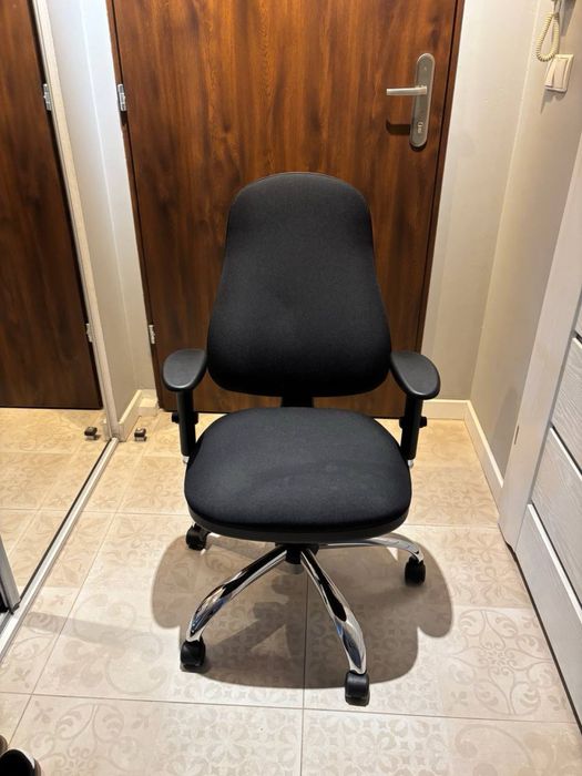 Krzeslo obrotowe biurowe