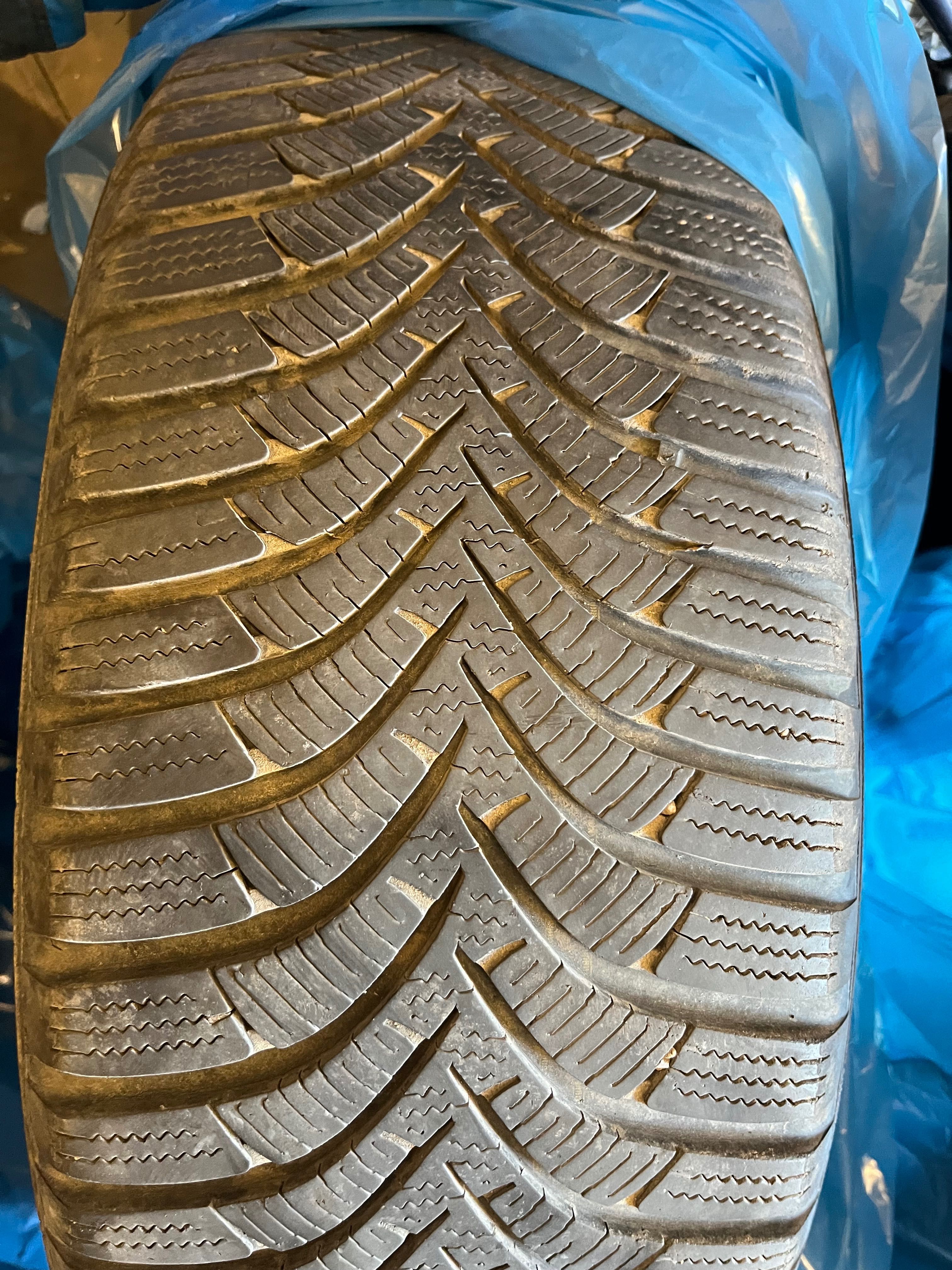 Opony Hankook 4 szt 205 55/16