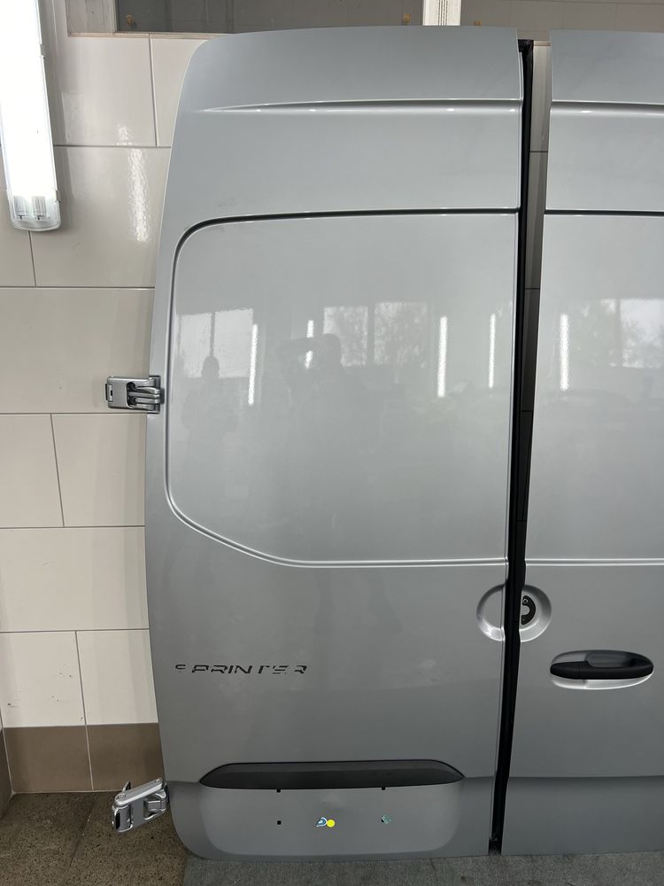 Задні високі двері сірі металік Mercedes Sprinter W907