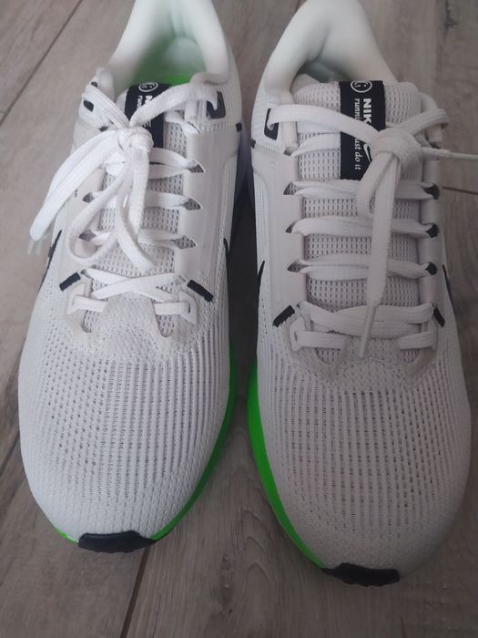 Оригінальні чоловічі кросівки Nike Pegasus 40 (DV3853-006)