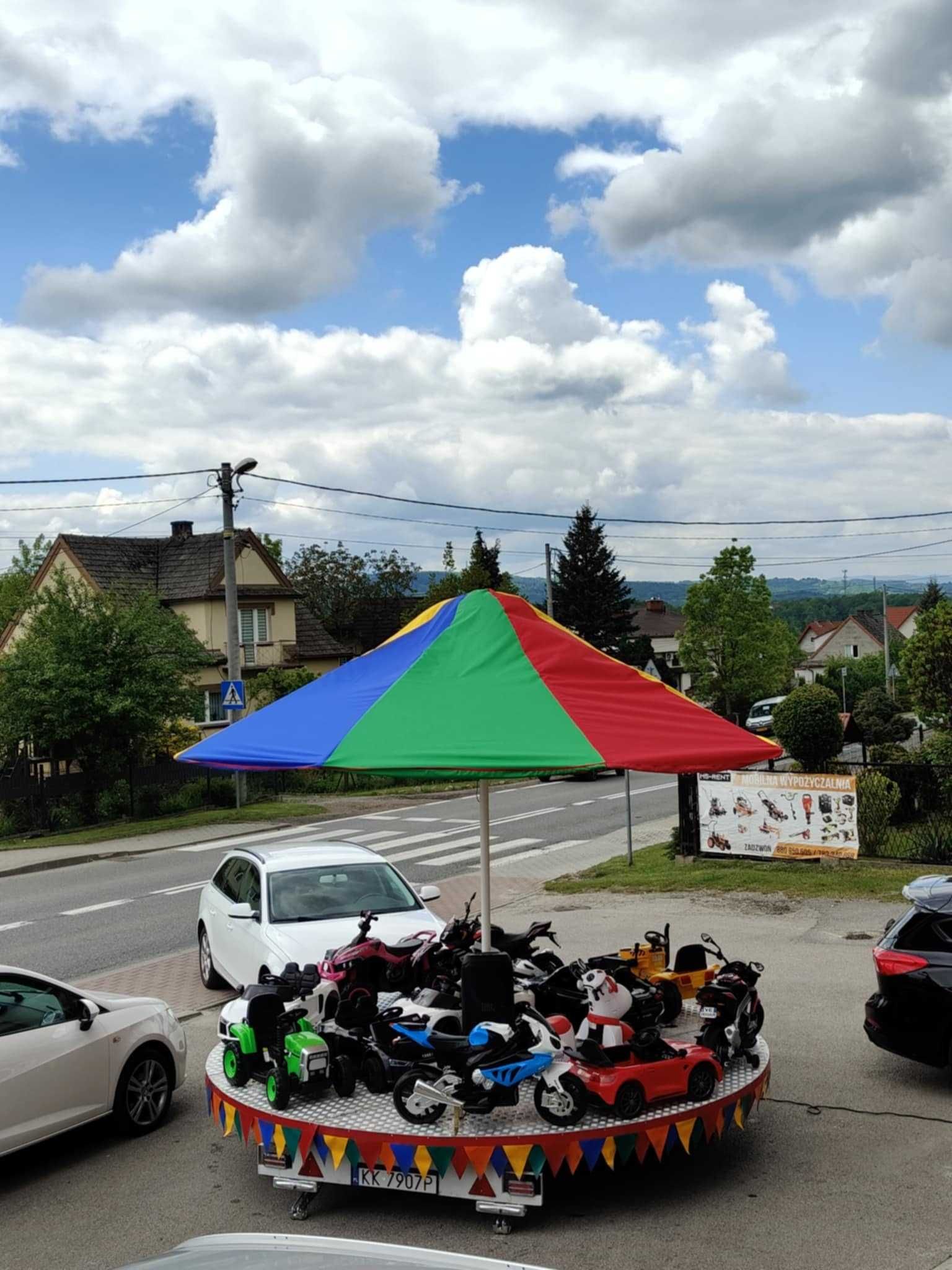 karuzela podłogowa wynajem dmuchana zjeżdżalnia tor przeszkód