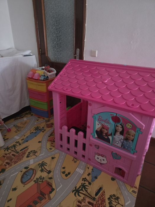 Vendo casa da barbie como nova