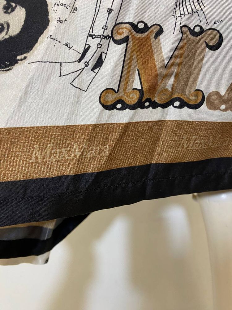 Нова шовкова блуза Max Mara з прінтом на світлому фоні. Оригінал