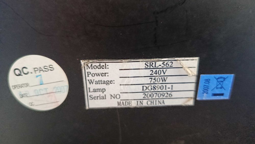 Strobe 750W regulável manualmente na rapidez da sequência