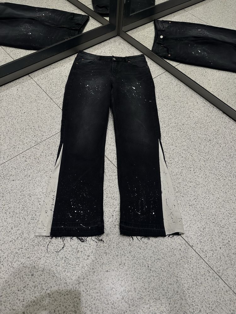 flared type jeans