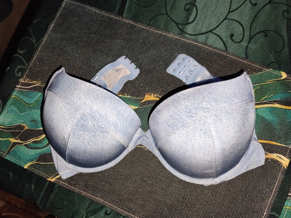 Biustonosz new yorker