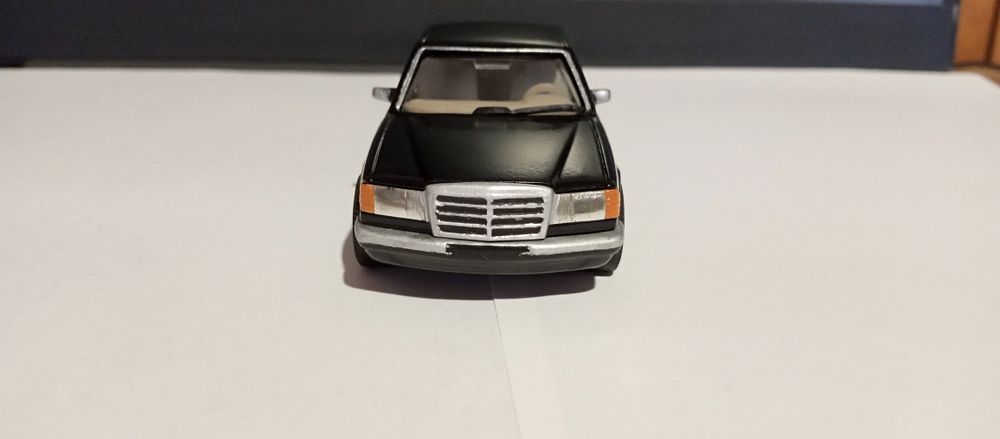 Mercedes 280se w126 Norev 1:43