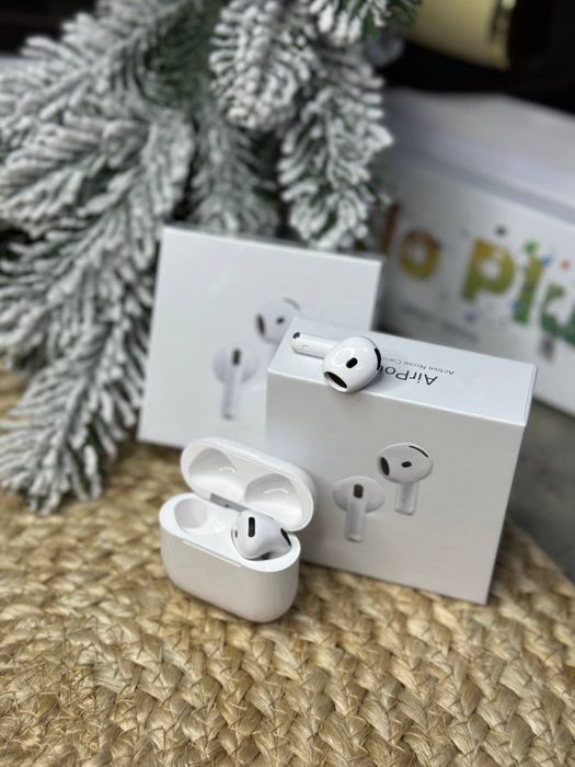 Навушники AirPods4