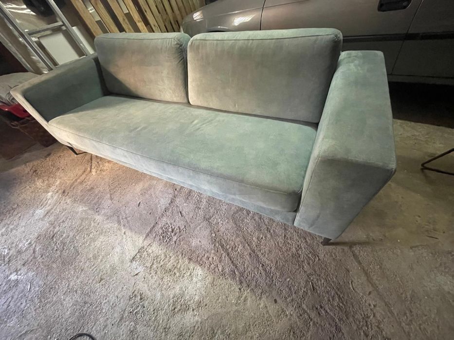 Sofa verde agua, design simples
