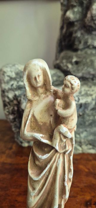 Stara sakralna rzeźba Matka Boska z dzieciątkiem Madonna antyk