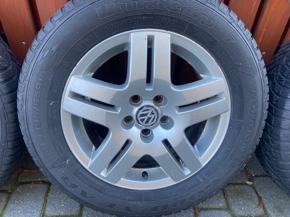 Sprzedam opony zimowe