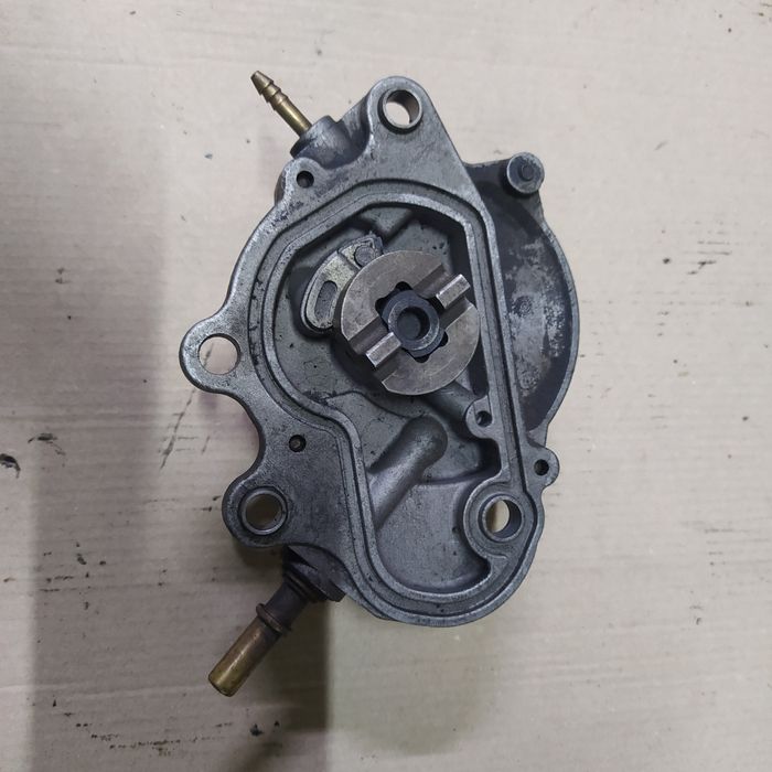 Вакуумний вакумний насос Saab 9-5 95 \ Opel Vectra C 3.0 DIESEL.