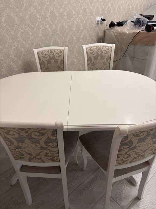 Продам стол и стулья б/у