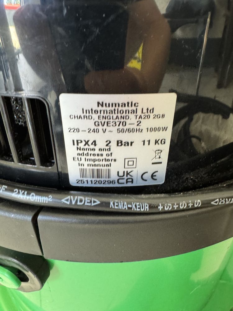 Odkurzacz piorący NUMATIC George GVE370