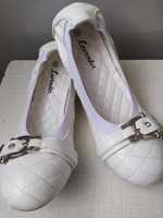 Туфли балетки белые
