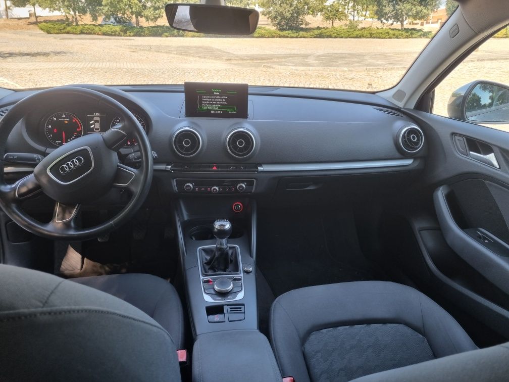 Audi A3 Limousine 1.6 TDI Atrraction