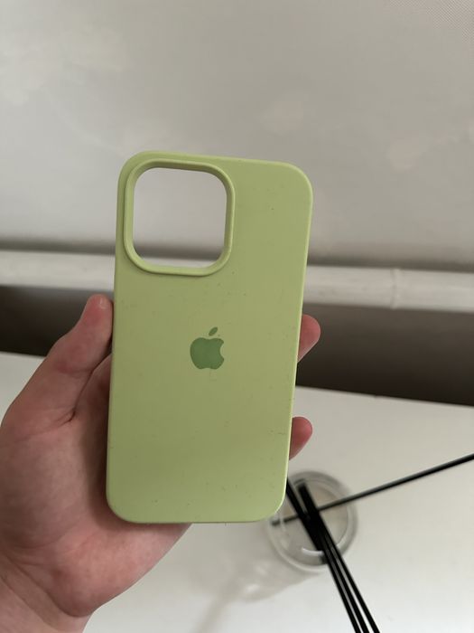 Продам чохол на айфон 13 про і 11 про