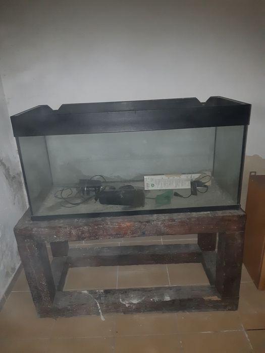 Akwarium wraz z wyposażeniem
