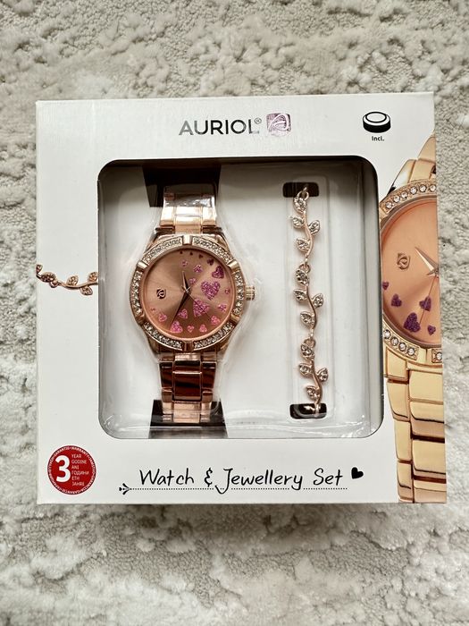Жіночий годинник (ювелірний набір)