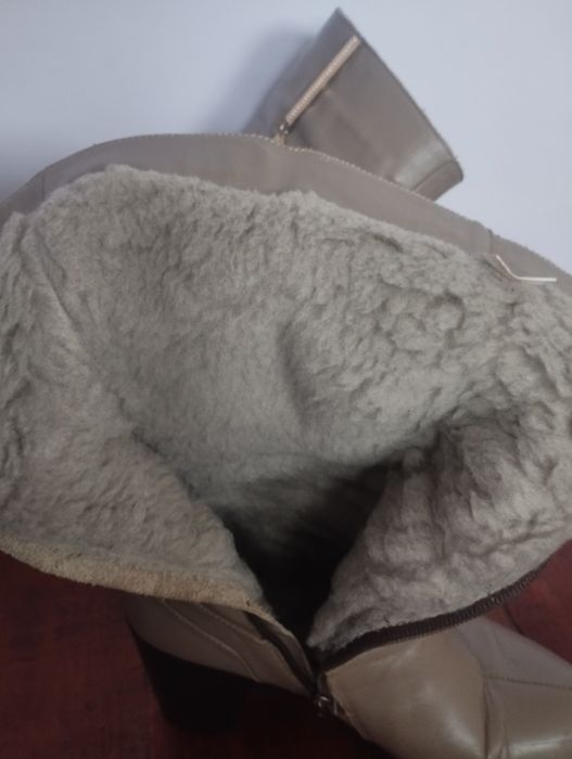 Жіноче взуття. Шкіряне.