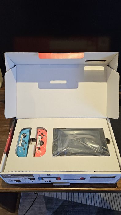 Nintendo Switch em caixa original