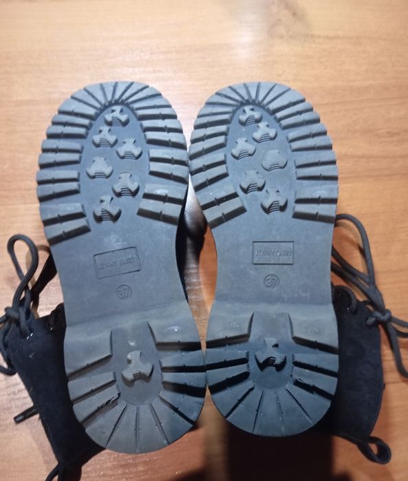 Botki czarne na koturnie Jenny Fairy Netto rozmiar 37