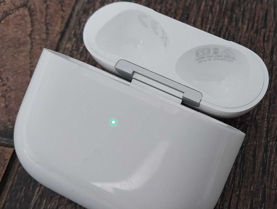 ‼️ Apple AirPods кейс A2566 (EMC 3986) + силикон чехол‼️