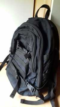 Czarny plecak sportowy