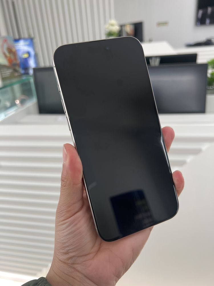 iPhone 15 Pro Max 256 - Pague 83e durante 12 meses!