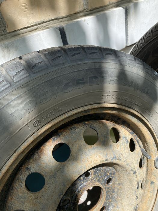 Продам Шини Nokian 195/65/15