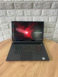 Dell Alienware m15 R4	15,6"  240Hz i7 10870H 32Gb SSD 512Gb RTX 3080