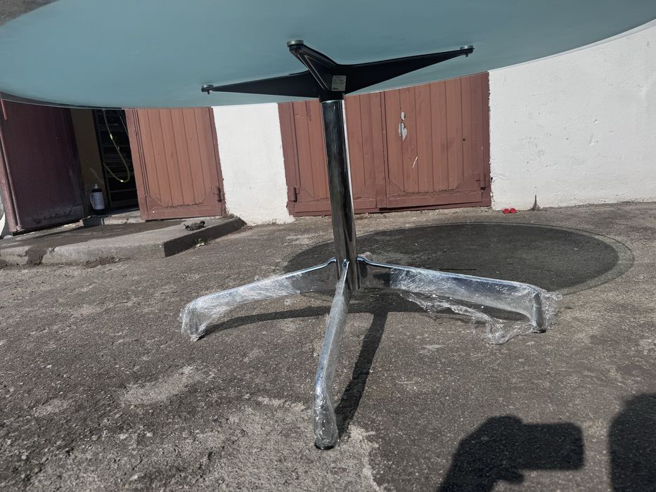 Vitra okrągły szklany stół fi 152cm
