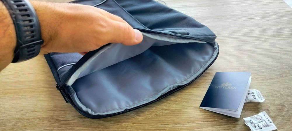 Pokrowiec na laptopa 15'' WITTCHEN czarny