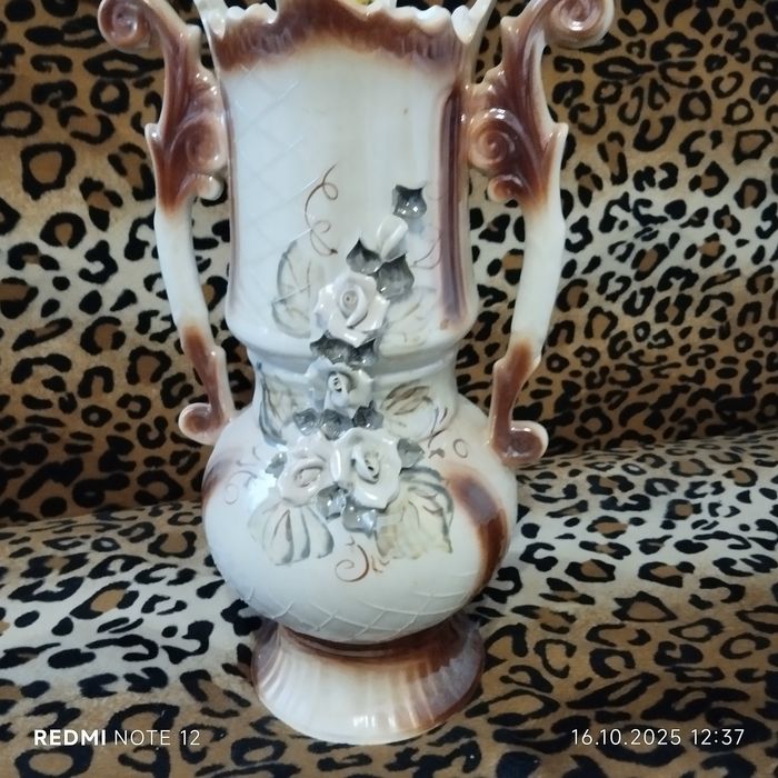 Ваза керамическая.