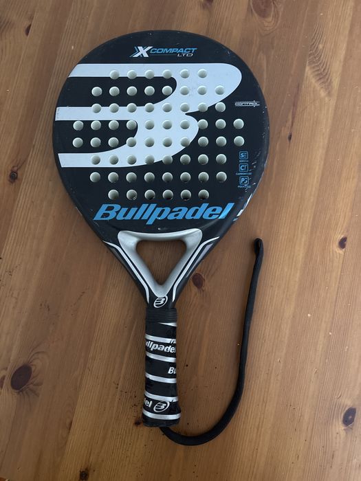 Raquete Padel (Bullpadel compact LTD)
