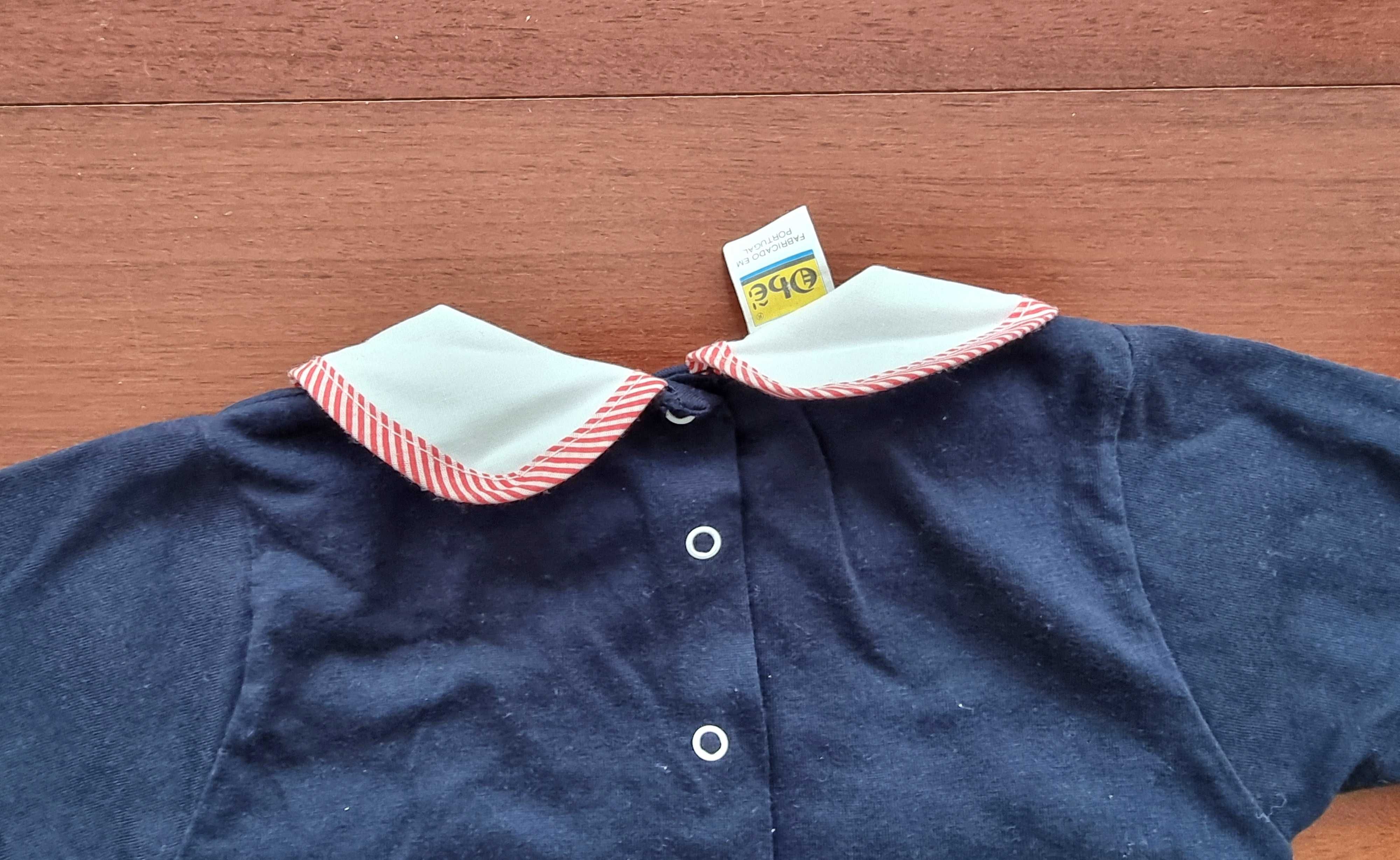 Romper azul com detalhe na gola e um urso 100% algodão, recém-nascido