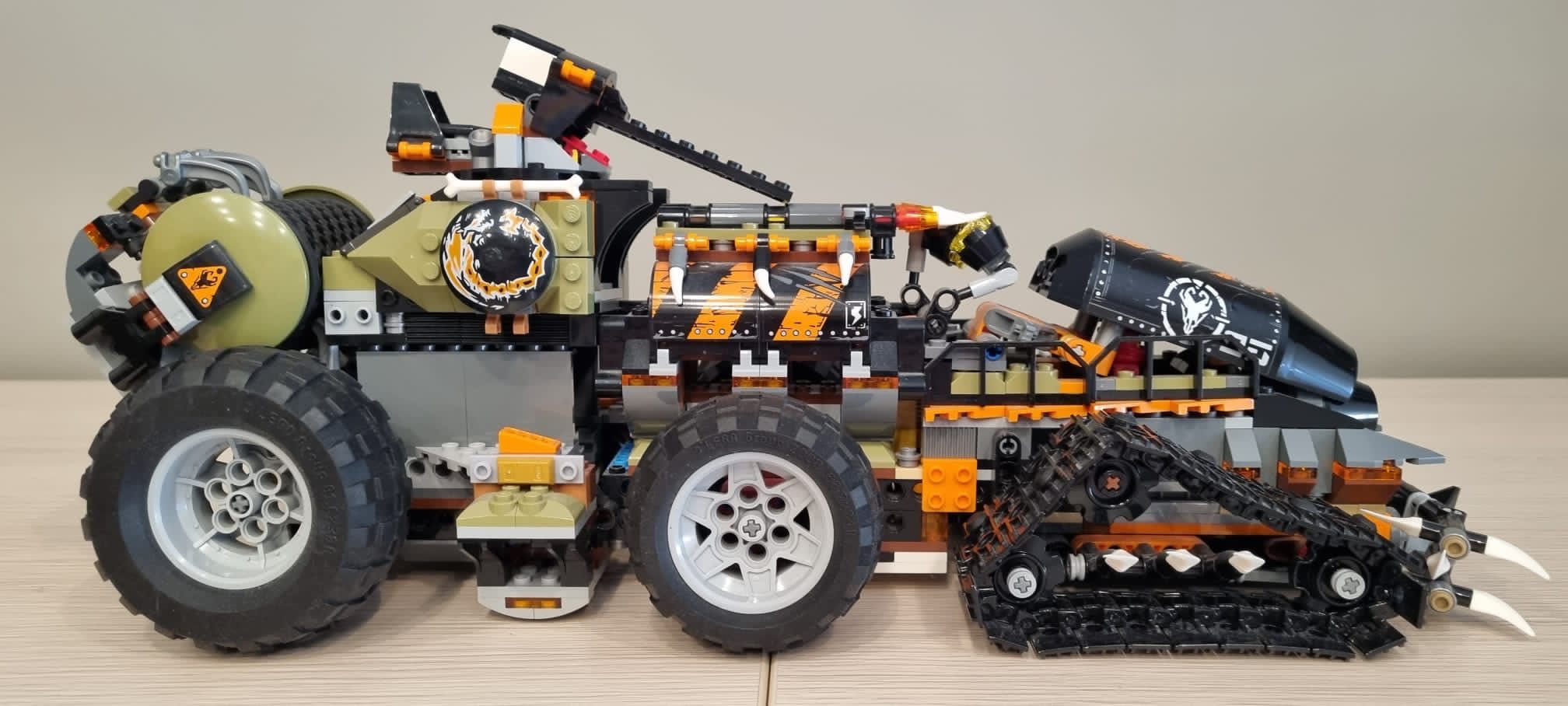 Klocki LEGO Ninjago 70654 - Dieselnauta