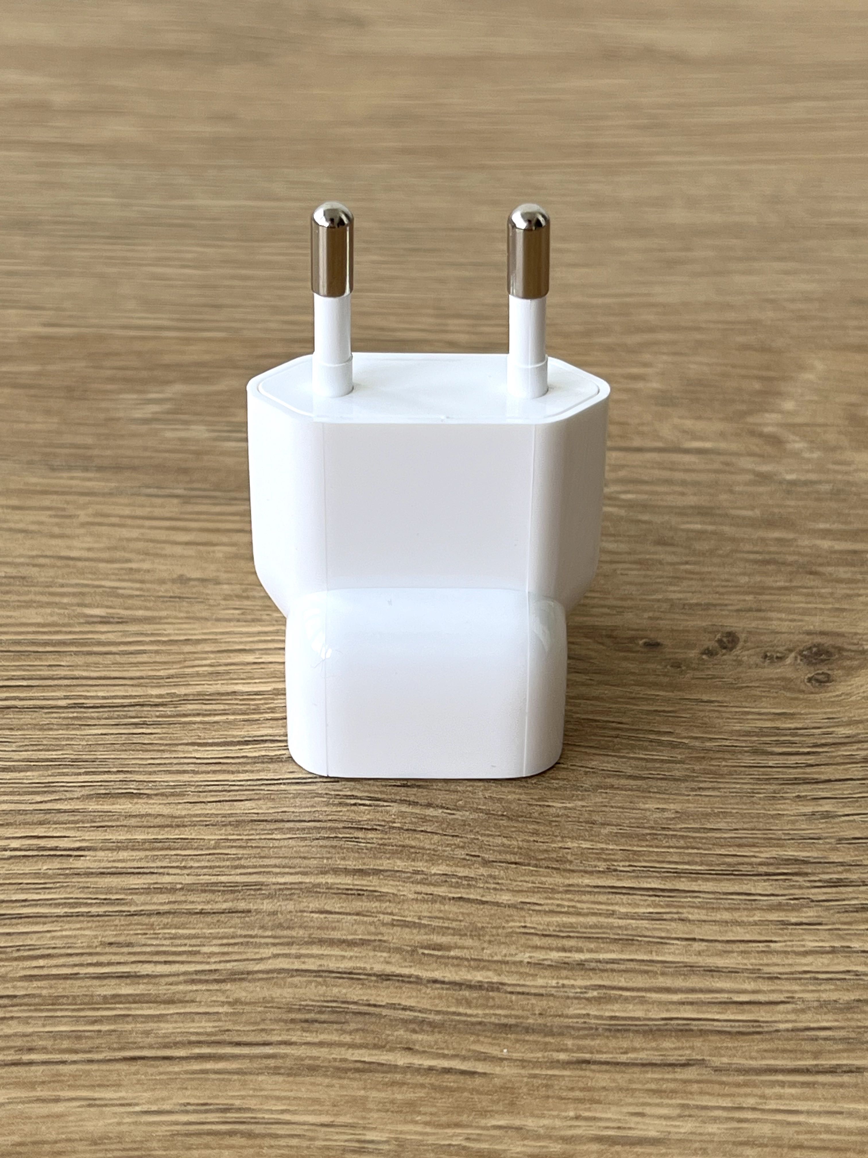 Оригінальний перехідник євро вилка Apple Euro Plug Adapter зарядка