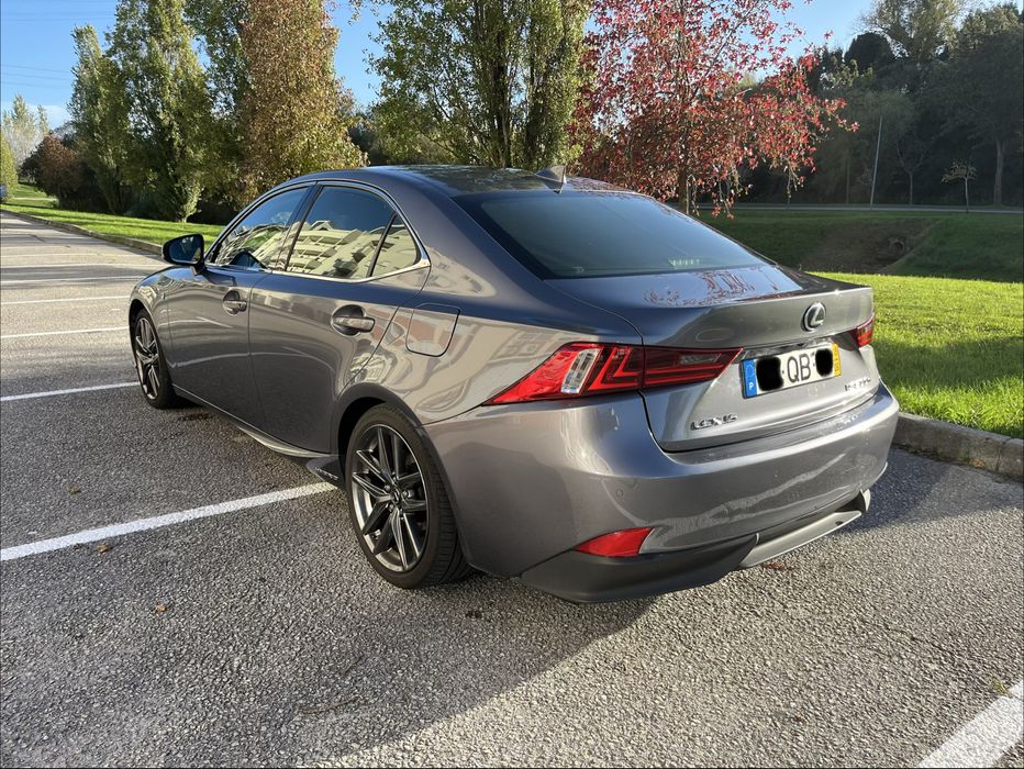 Lexus is300h F Sport - (Nacional)