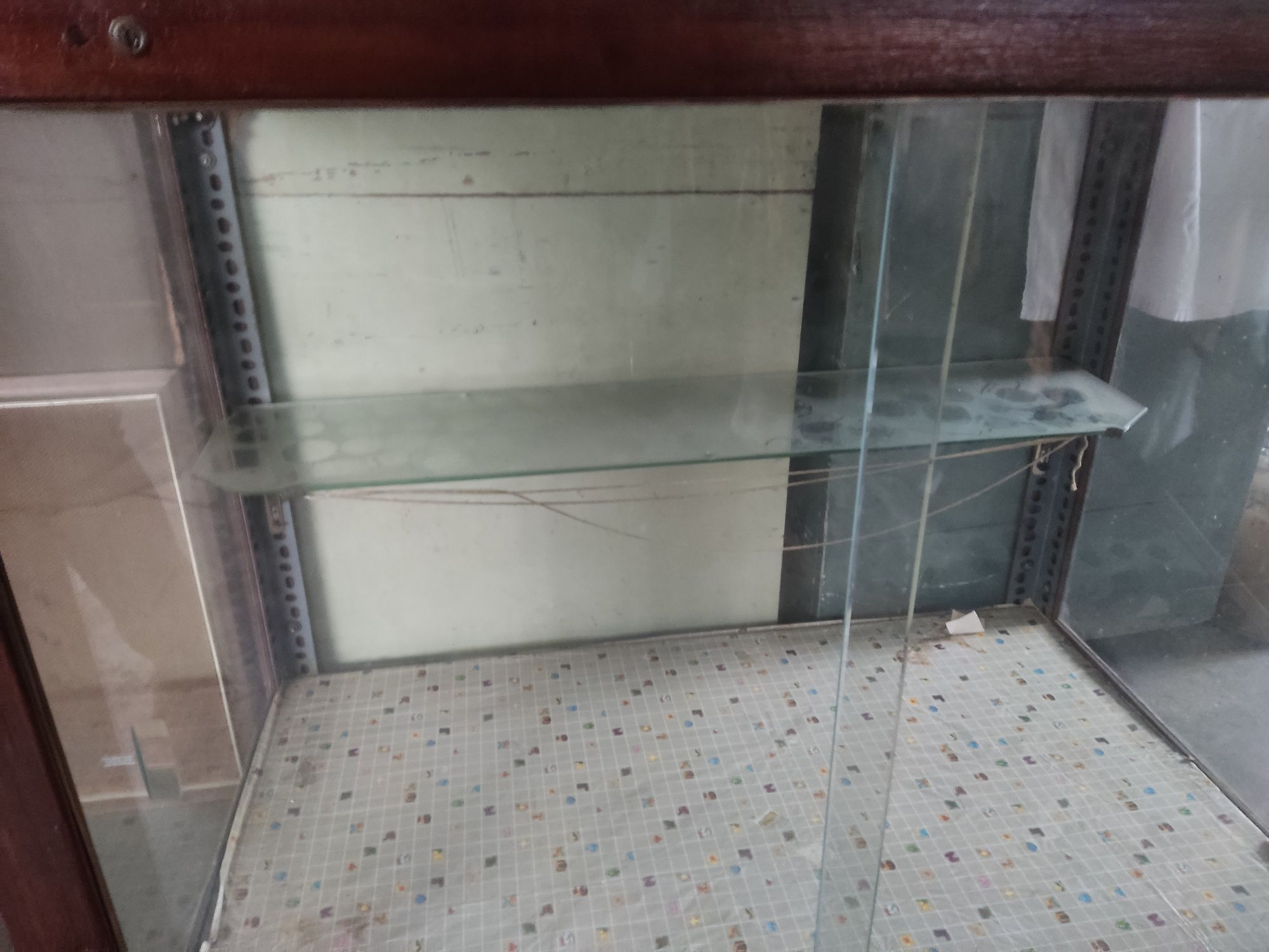 Vitrine / Balcão / expositor de loja