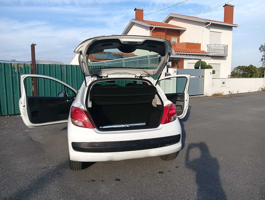 PEUGEOT 207 Ótimo estado - DEZ 2011