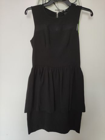 Sukienka z baskinką  HM 36 mała czarna