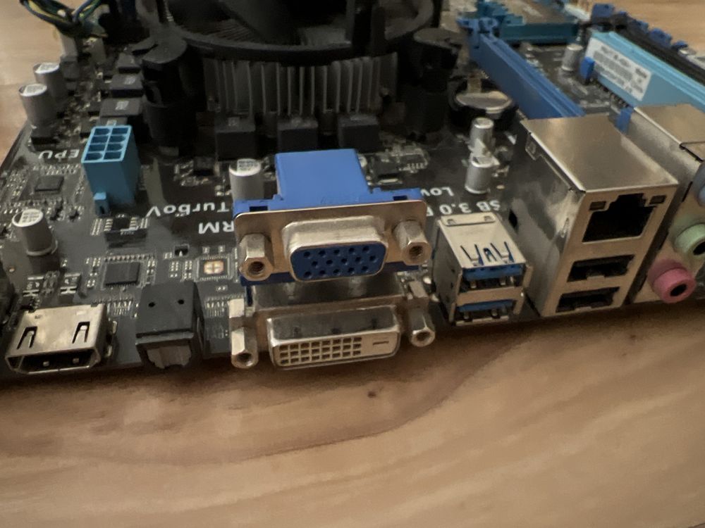Материнская плата ASUS PBH 77-M+i3+16gb озу