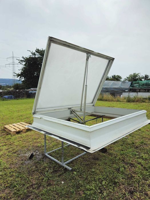 Klapa dymowa  świetlik