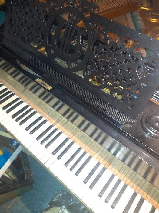 Рояль. Кабинетный рояль, фабрика Bösendorfer. Конец 19-го века.