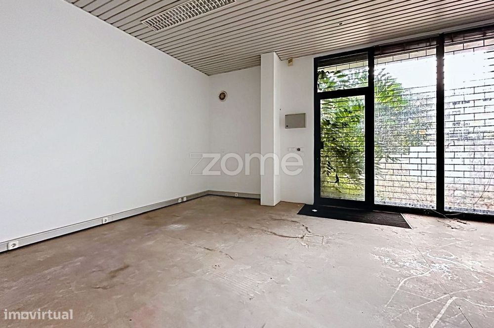 Armazém 400 m² | >13% | Centro da Cidade| Logradouro