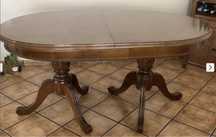 Mesa de jantar extensível (6-8 lugares)