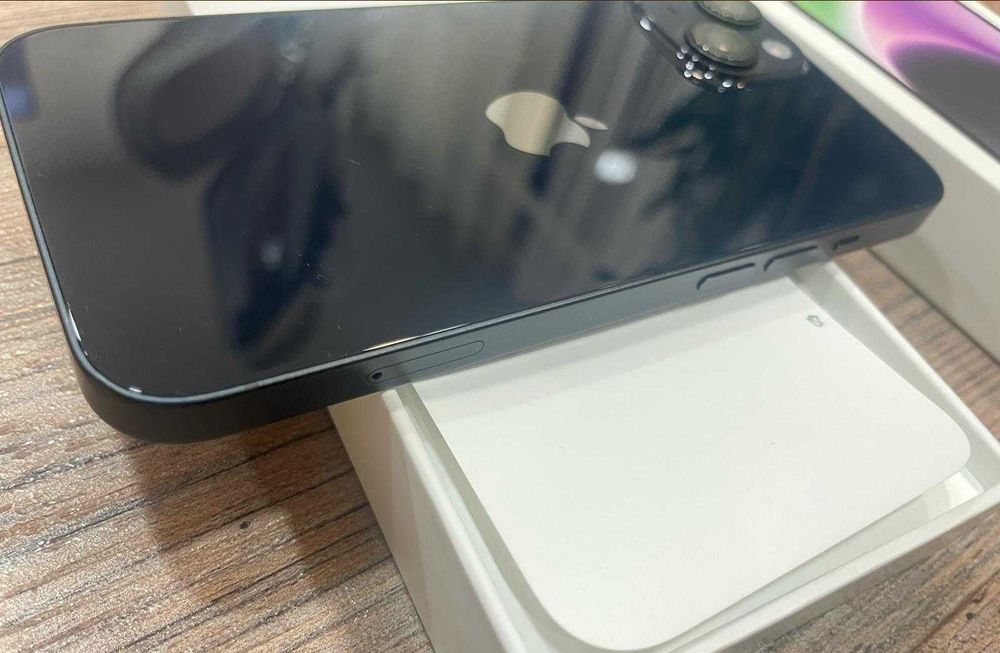 iPhone 14 gwr. + full ubezpiecznie do 2026 11