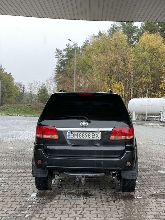 Продам Toyota Fortuner